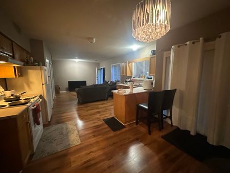 Spacious Suite Near Highstreet - Photo 3