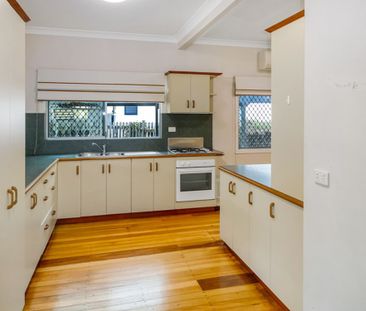 Charming 3-Bedroom Home with Space, Comfort and Convenience - Photo 3