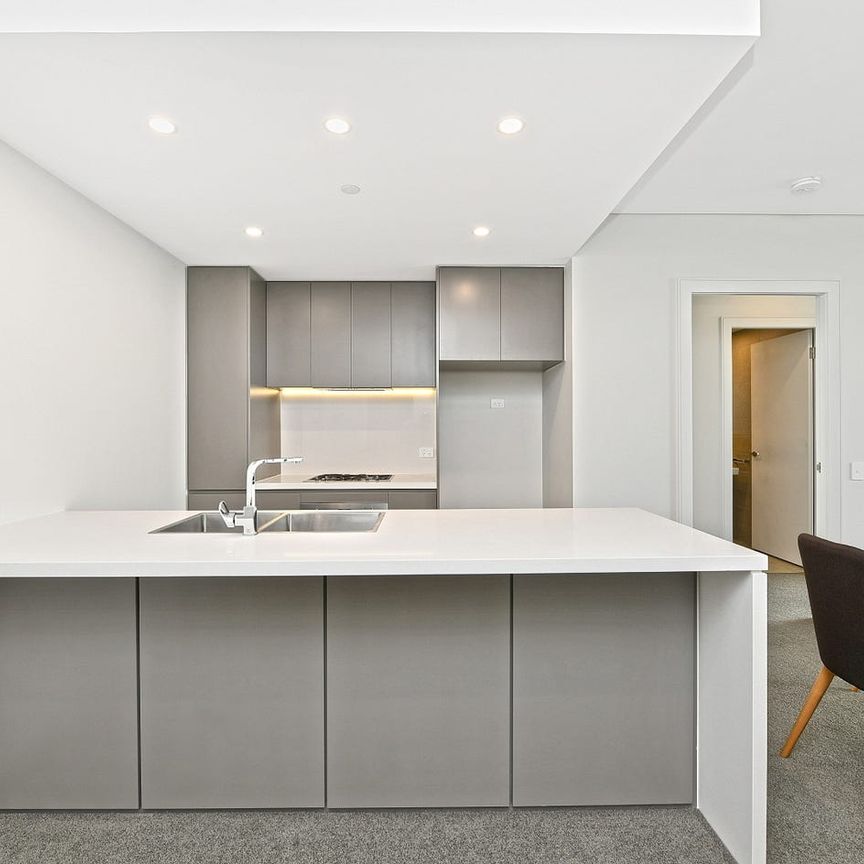 Panorama City & Harbour Bridge Skyline View | 2 Bed + 2 Bath + Study with CarSpace - Photo 1