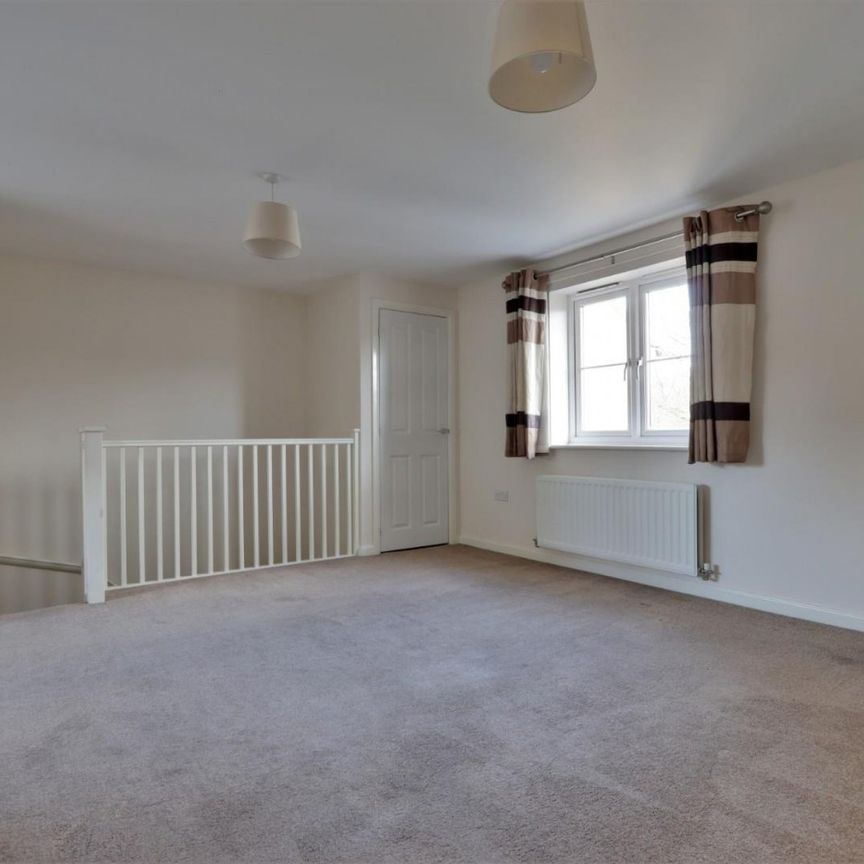 Swangrove Gardens, Tuffley, Gloucester - Photo 1