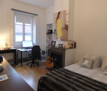 Location Appartement 3 pièces 84m² LYON 2ème - Photo 4