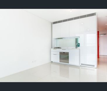 Central Park Luxury One Bedroom Apartment for lease. - Photo 1