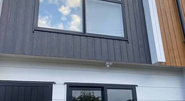 Near new low maintenance townhouse - Photo 1