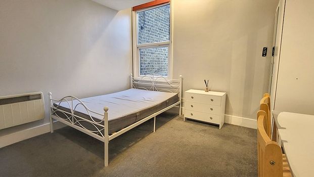 Studio Flat, High Street, N8 - Photo 1