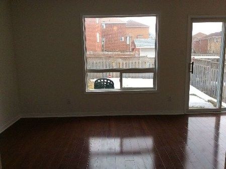 For Lease - 830 Avonshire Court, Mississauga, Ontario - Photo 2