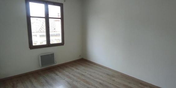 Location Appartement 2 pièces 43m² MILLAU 12100 - Photo 3