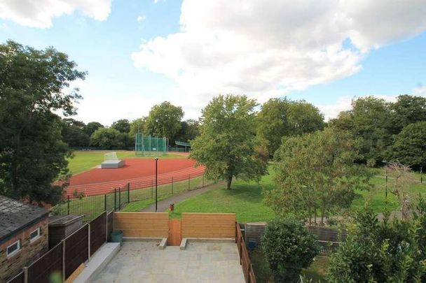 Albacore Crescent, London, SE13 - Photo 1