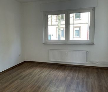 Hier wartet eine renovierte Wohnung auf Sie! - Photo 1