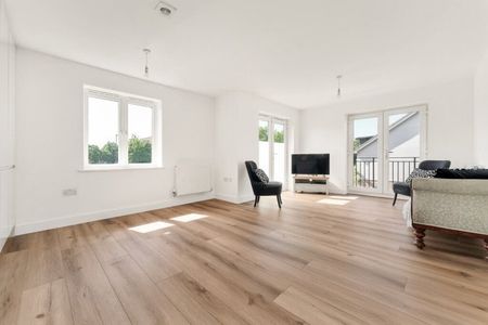 Aster Way, Cambridge £1,600 pcm ⓘ The monthly or weekly payment required by the landlord. Read our glossary page , 2 bedrooms, apartment, to let * Tenant info - Photo 4