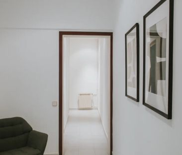 Room in a shared 4-bedroom apartment for rent in el Gòtic - Photo 1