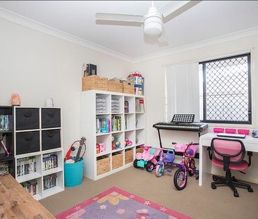 8 Cherrytree Crescent, Upper Caboolture QLD 4510 - House For Rent |... - Photo 3