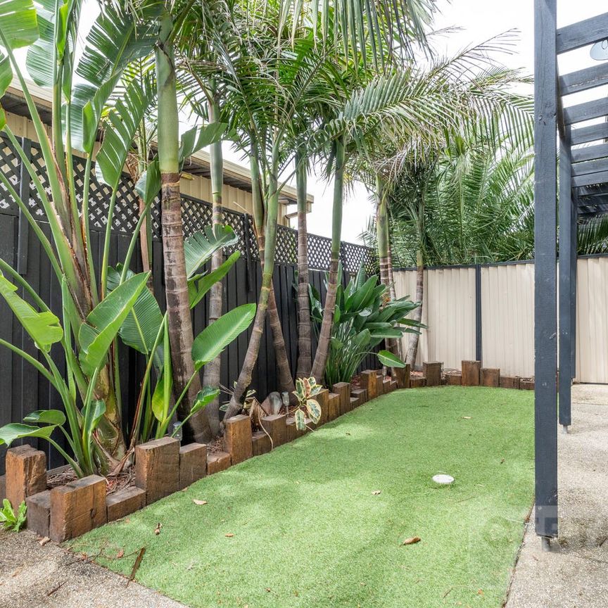 Spacious 3 Bedroom Home in Altona North – Stylish, Comfortable & Convenient - Photo 1