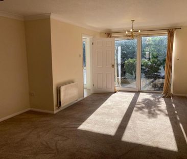 4 bedroom detached house to rent - Photo 2