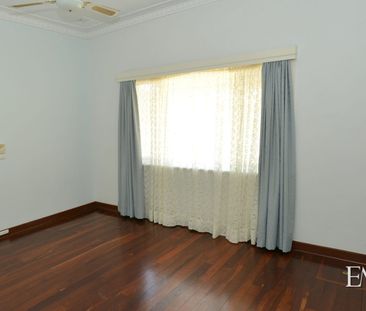 Charming Character Home in Prime Wembley Location! - Photo 6