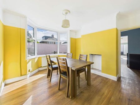 3 bedroom semi-detached house to rent - Photo 3