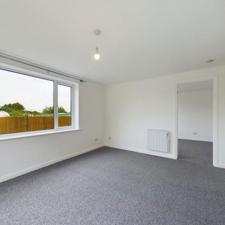 3 bedroom apartment to rent - Photo 1