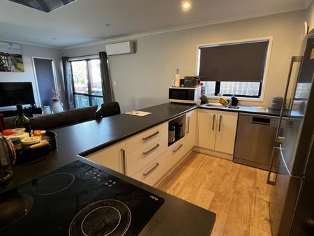 Killarney Road Townhouse - Photo 3