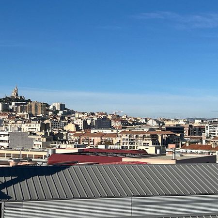 A louer appartement de type 1 meublé avec extérieur 13008 MARSEILLE - Photo 3