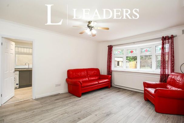 3 bedroom semi-detached house to rent - Photo 1