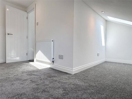4 bedroom terraced house to rent - Photo 5