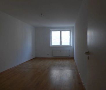 Großzügig geschnittene Wohnung in zentraler Lage - Photo 1