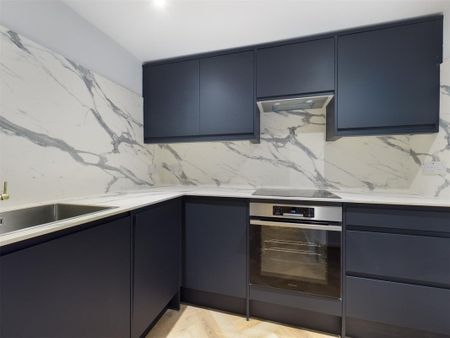 Roundhill Crescent, Brighton - Photo 3