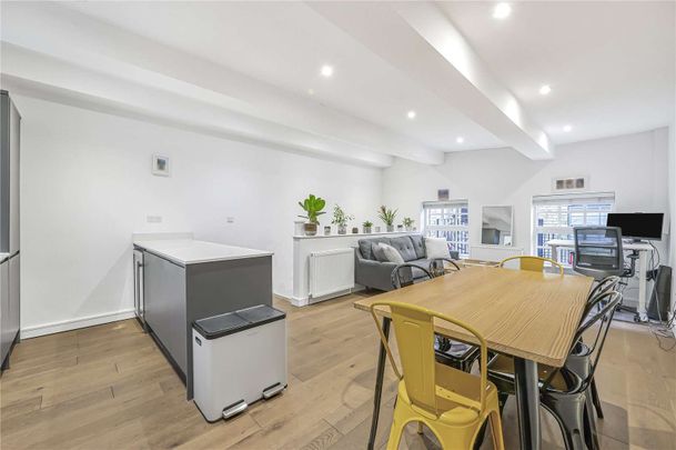 A lovely one bedroom flat in a unique development in Wimbledon. - Photo 1