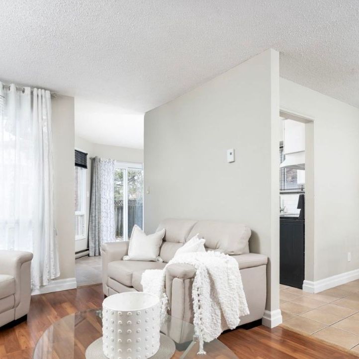 For Lease - 44 Glovers Road, Oshawa, Ontario - Photo 1