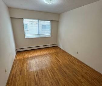 Spacious 2 Bedroom Condo close minutes to downtown - Photo 3