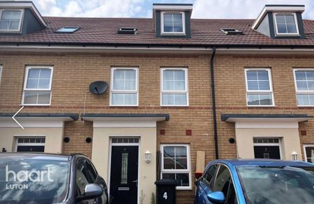 4 bedroom terraced house to rent - Photo 3