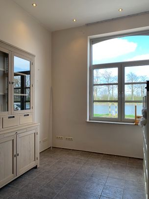 Unieke woning op toplocatie aan het water te Bree - Photo 1