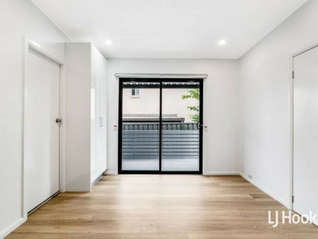 Stunning Renovated Home with 6.6 Kw Solar Panels - Photo 2