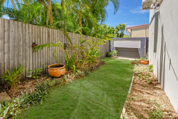 Gorgeous Townhouse in North Ward! - Photo 1