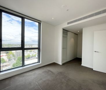 CONTEMPORARY 2-BEDROOM APARTMENT IN THE HEART OF DARLING SQUARE - Photo 3