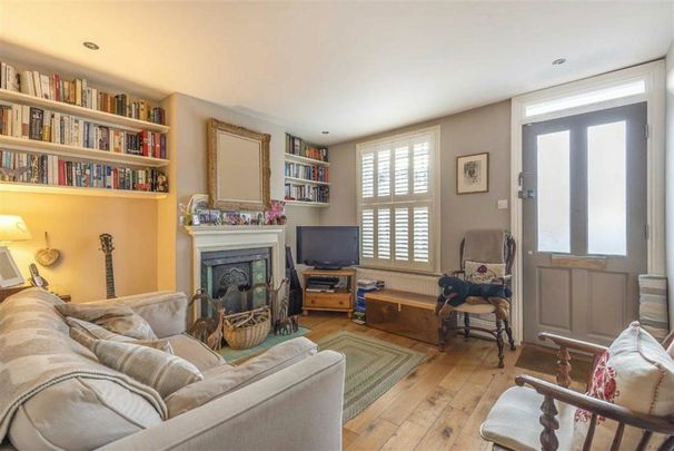 Railway Road, Teddington, TW11 - Photo 1