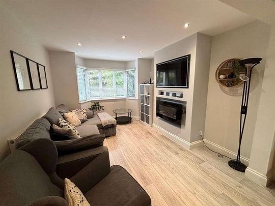 Damson Lane, Solihull, B92 - Photo 1