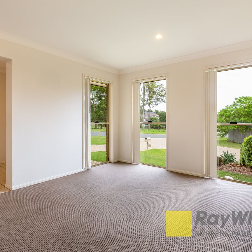 $775 per week / $3,100 Bond - Photo 1