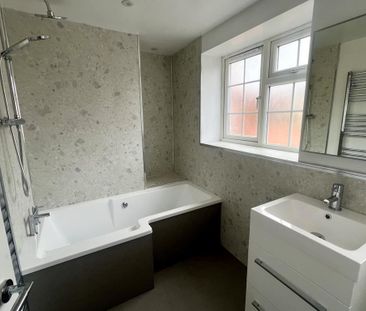 3 bedroom terraced house to rent - Photo 5