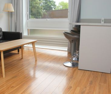 Rowan House - Photo 2