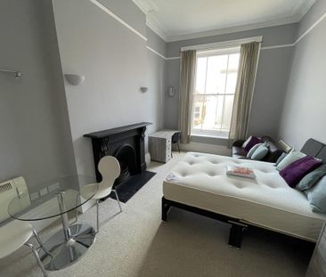 Studio to rent - Photo 2