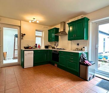 3 bedroom semi-detached house to rent - Photo 6