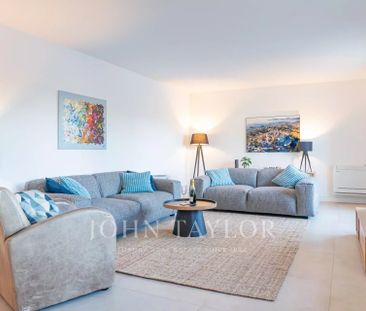 Maison à louer Mougins, Cote d'Azur, France6 500 EUR / Mois - Photo 3