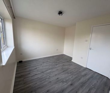 Squirrel Meadow, Shawbirch, Telford - Photo 5