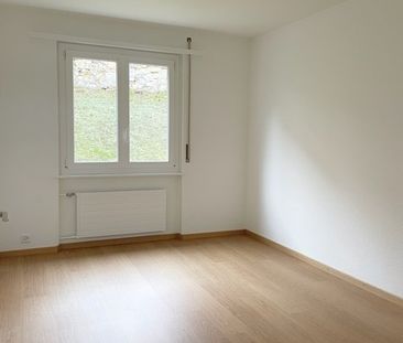 Bel appartement de 3 pièces situé au rez-de-chaussée - Photo 2