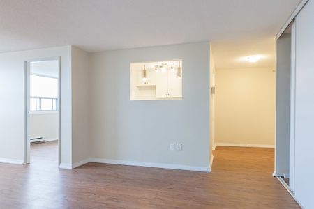 285 Loretta Ave S, Hintonburg - Mechanicsville, Ottawa, ON - Photo 2