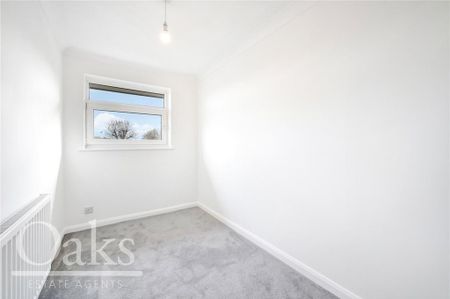 4 bedroom end of terrace house to rent - Photo 5