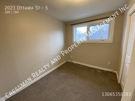2 bed, 1 bath apartment available near downtown Regina - Photo 3