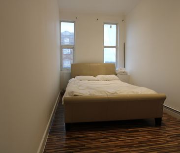 2 Bed Flat, Greyhound Lane, SW16 - Photo 2