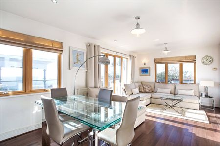 Queen Marys House, 1 Holford Way, London, SW15 flat - penthouse to rent - Photo 4