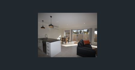 FULLY FURNISHED - CONTACT AGENT FOR AVAILABILITY - Photo 5